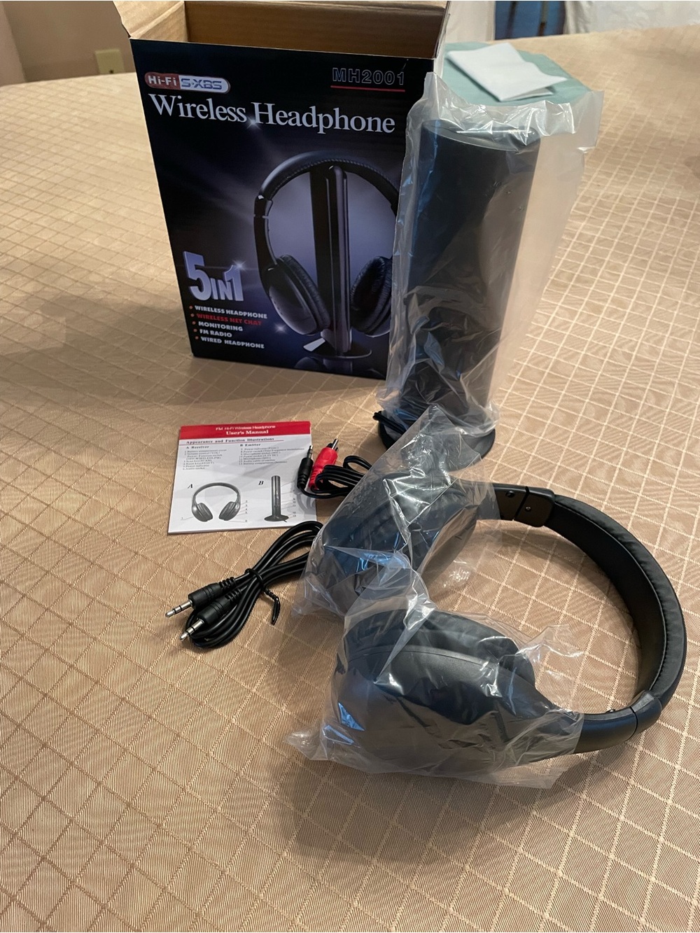 HiFi 5in1 Wireless Headphones - Black New in box.